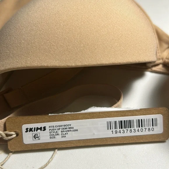SKIMS Fits Everybody PUSH-UP BRA - 2295 size 30D Clay - Picture 4 of 4